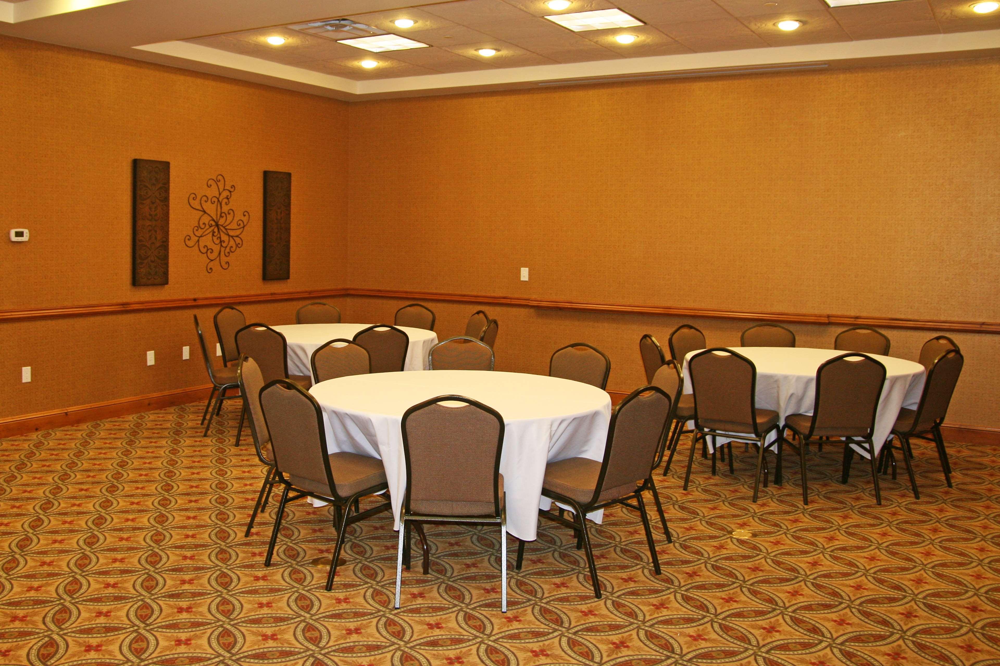 Hampton Inn & Suites Buffalo Facilities photo