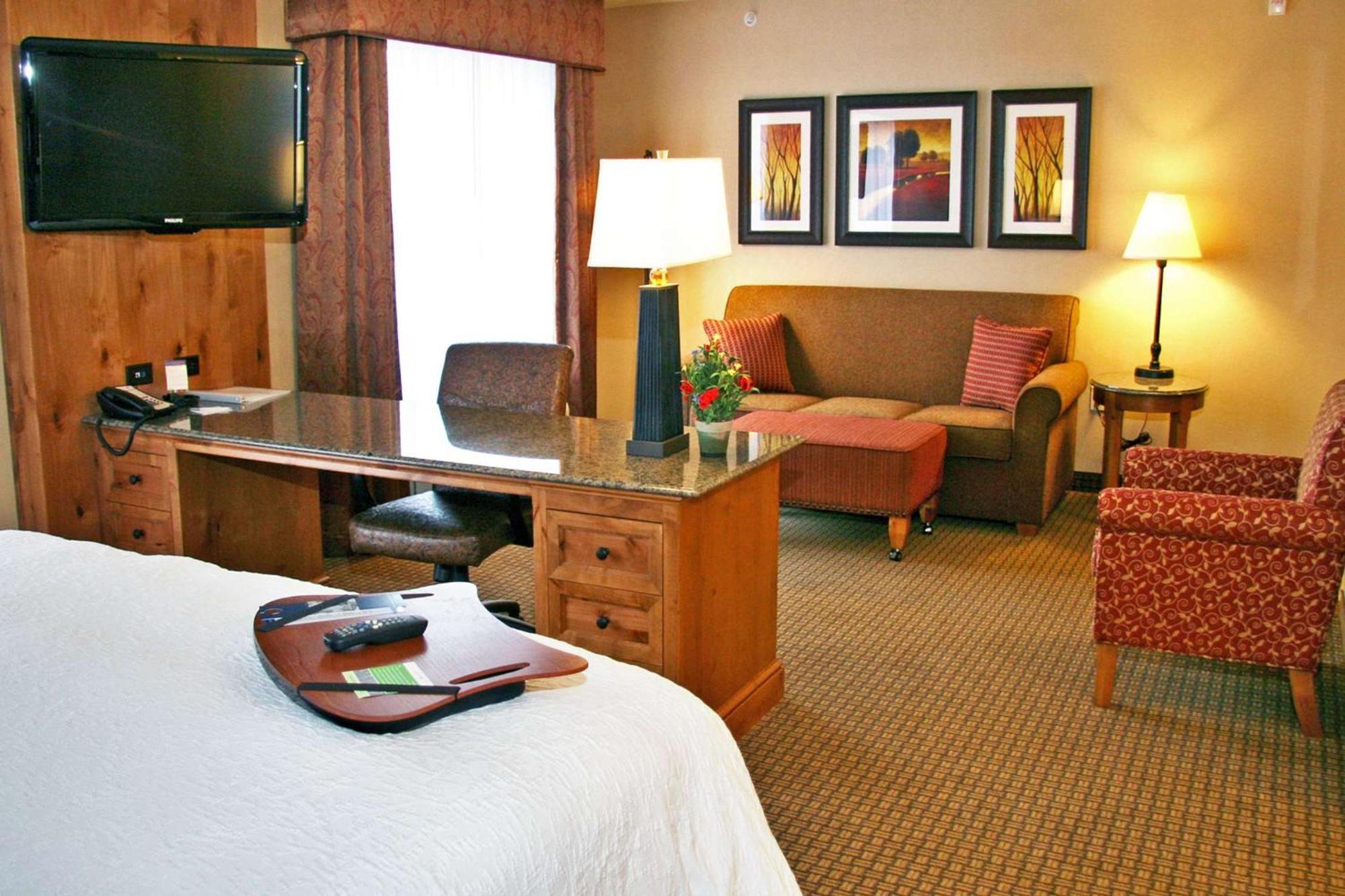 Hampton Inn & Suites Buffalo Exterior photo